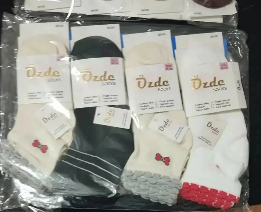Karışık Renkli Dikişsiz Pamuklu Bayan Patik Çorap 12'Li Paket — fotoğraf 3