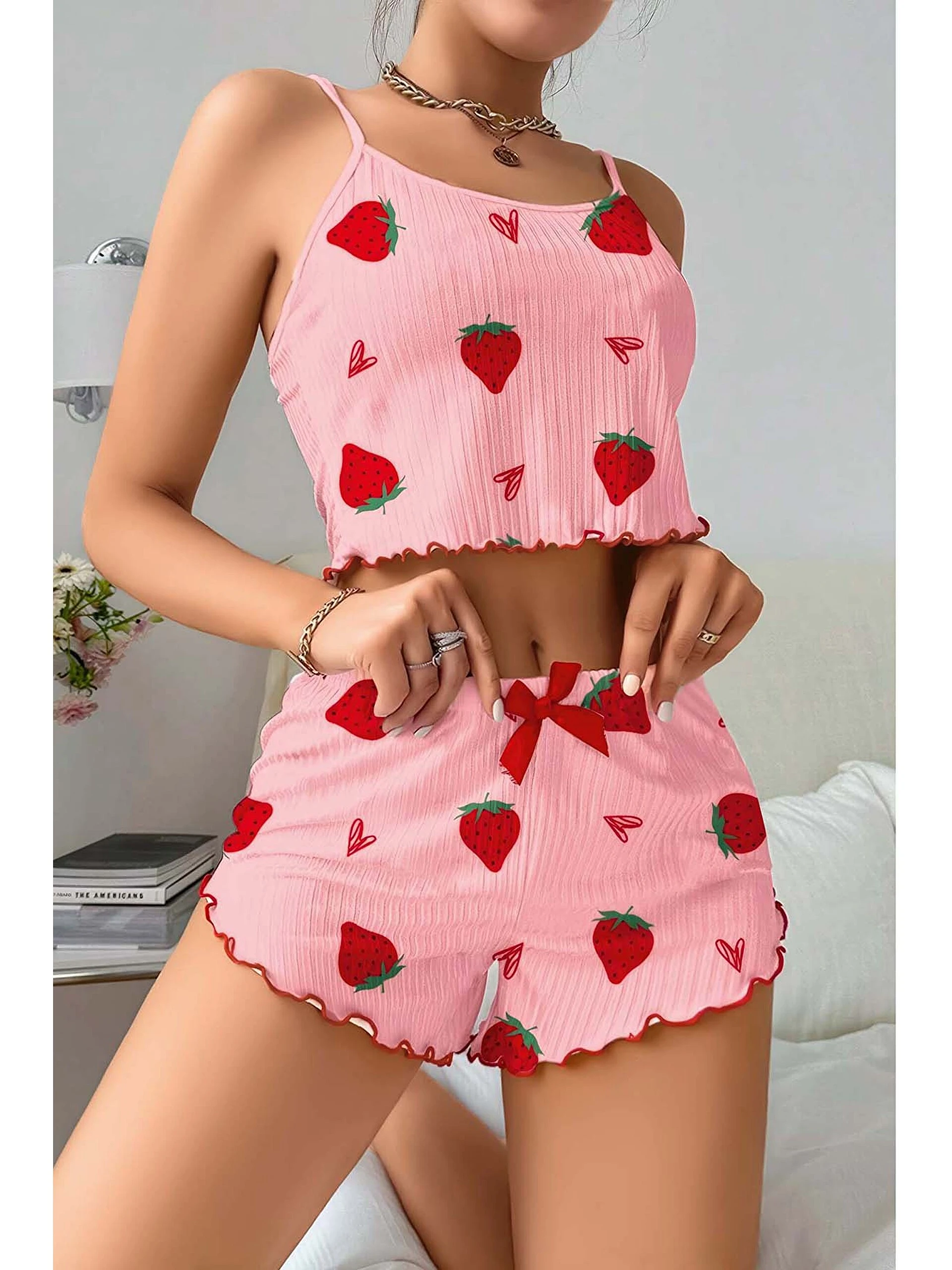 Pembe Pamuklu Çilek Desenli Fırfırlı Şortlu Pijama Takımı Rahat Gecelik (L-XL) — fotoğraf 1